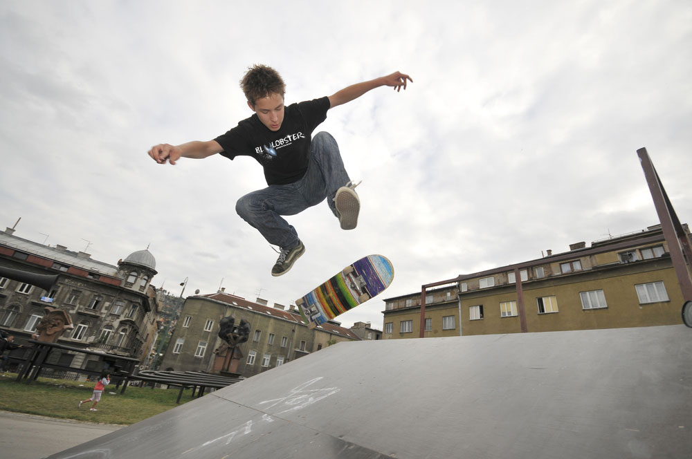 Blu-Lobster-Skateboarding
